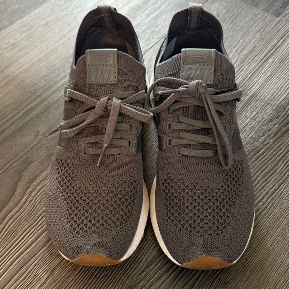 Women’s 247 rev lite new balance - gray size 8 - Picture 2 of 6